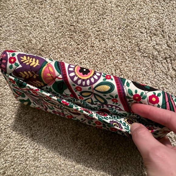 Vera Bradley NEW Viva La Vera Travel Wallet - Picture 4 of 6